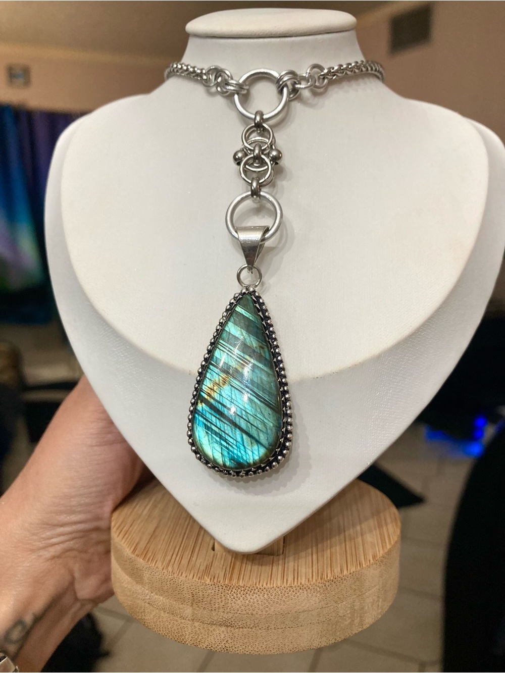 Iridescent flash labradorite gemstone celtic knot lariat Y shape necklace. - Picture 6 of 15